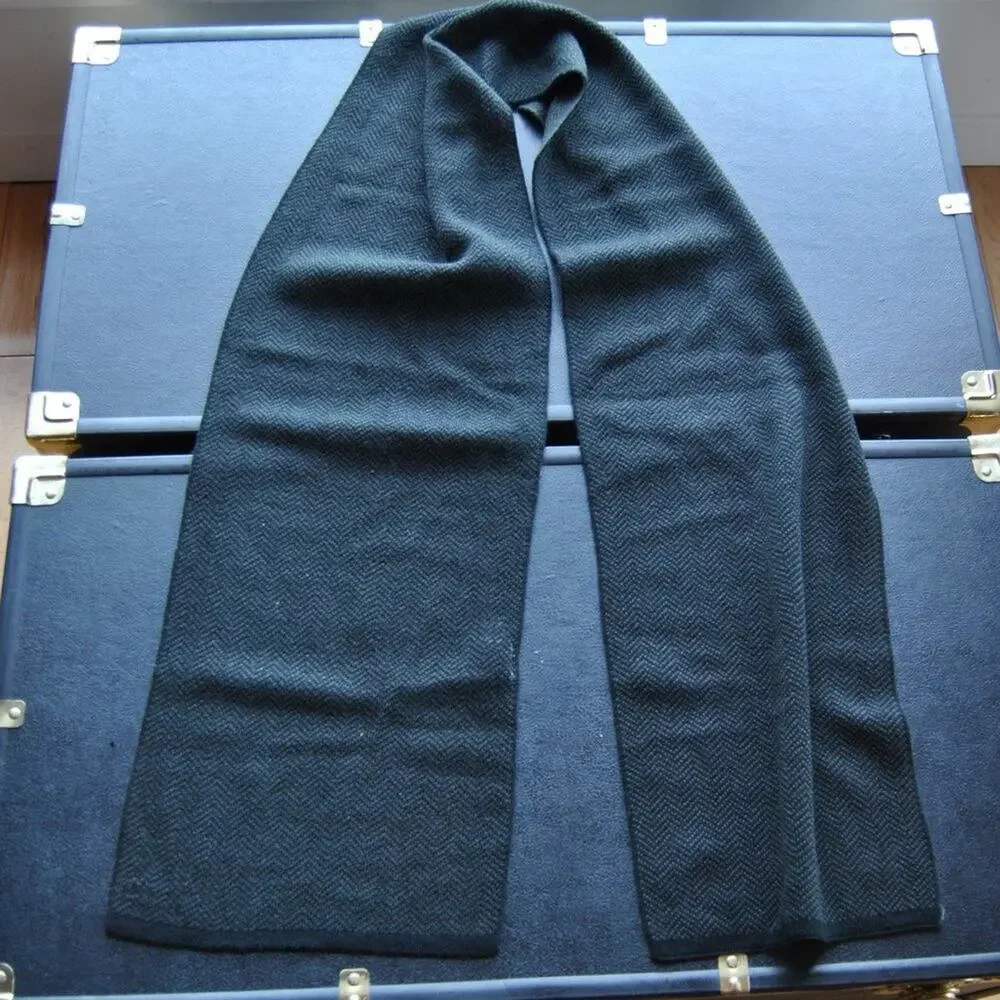 Van Heusen Men's Scarf Black w/ Gray Accent - 66